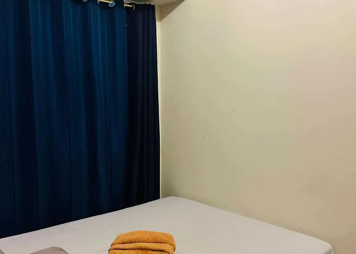 Zeke's Staycation Apartamento
